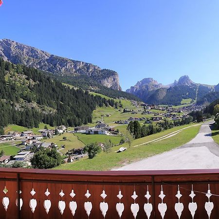 Отель Garni Martlhof Сельва-ди-Валь-Гардена Экстерьер фото